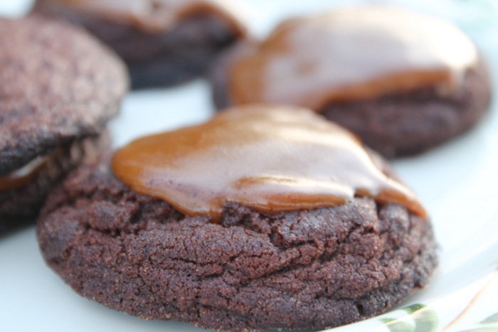Chocolate Spice Crackle Cookies with Gingerbread Caramel